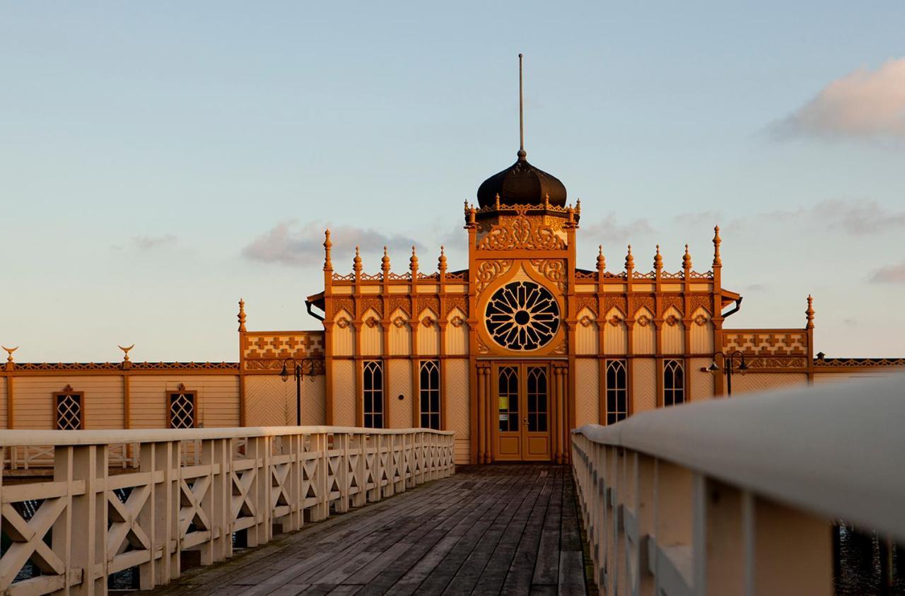 Hotell Gaestis Varberg Exterior photo